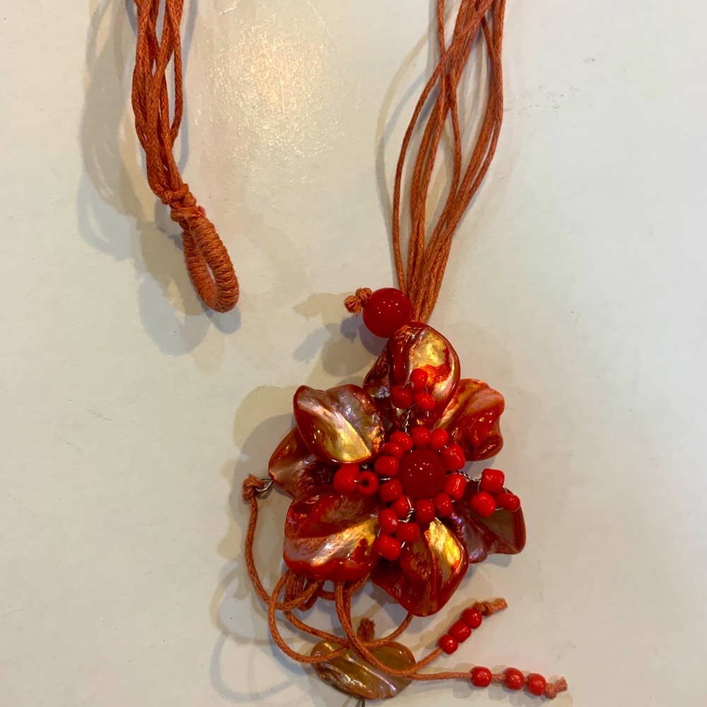 Red seashell and beads necklace